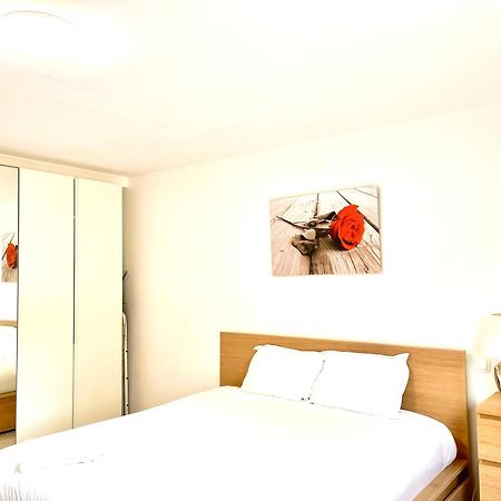 Large Room In Schuttrange Free Parking 10Mins To Airport Excellent Customer Services Exteriér fotografie