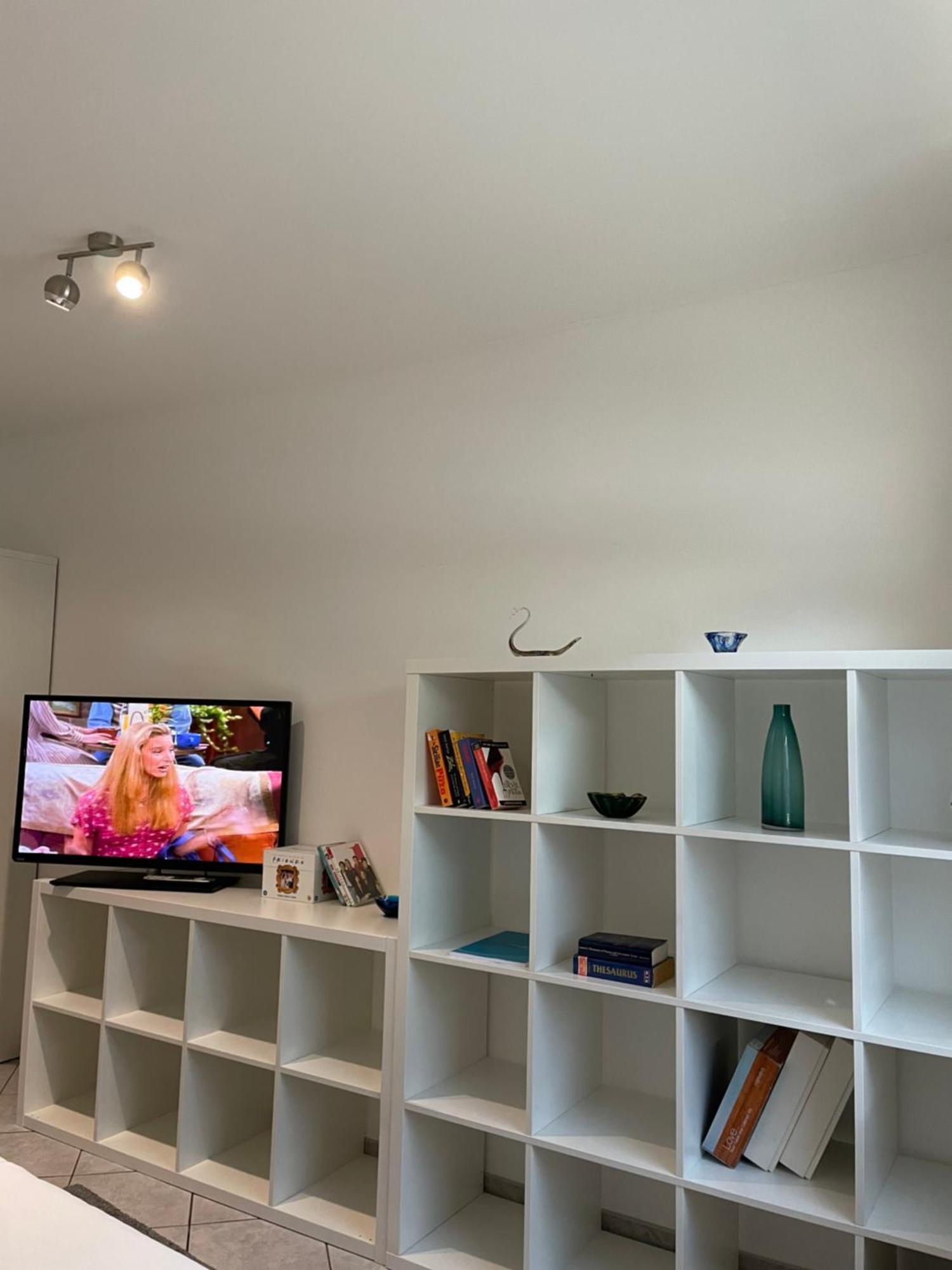 Large Room In Schuttrange Free Parking 10Mins To Airport Excellent Customer Services Exteriér fotografie